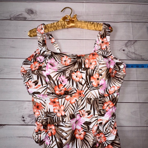 Landsβ End Floral One-Piece Swimsuit 22W Built-In Bra Summer Beach Vacation - Picture 3 of 8